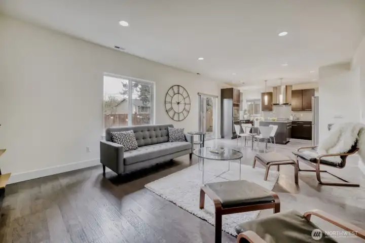 Living room with gas fire place