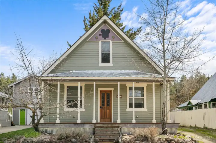 Welcome to this charming home located at 132 4th St Roslyn, WA.