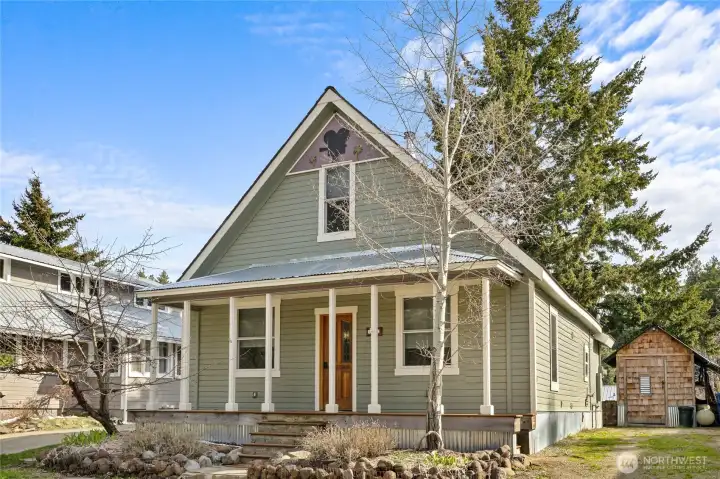 Enjoy time sitting on the front porch visiting with others or simply taking in the 4 season Roslyn has.