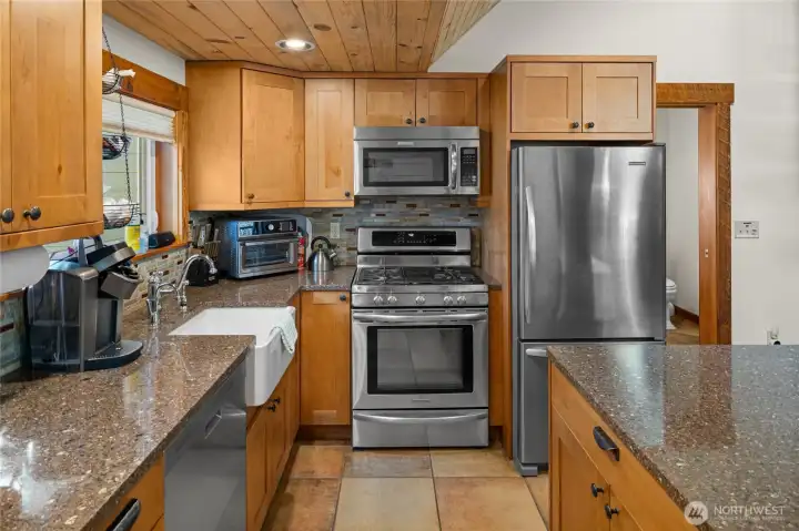 New stainless steel appliance through out.