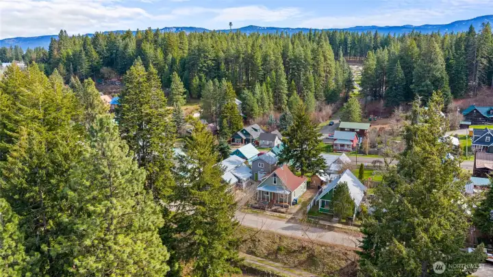 Aerial of this great home located on 4th Street in Roslyn.