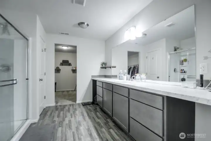 Primary bath has great counter space! Primary bath has great counter space!