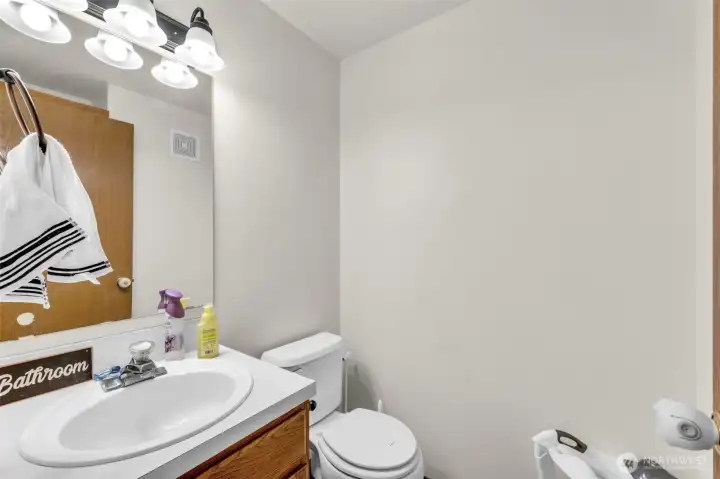 Unit #15334. Main floor powder room.