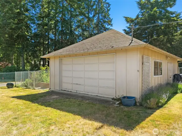 Oversize 27' x 35' Garage Oversize 27' x 35' Garage
