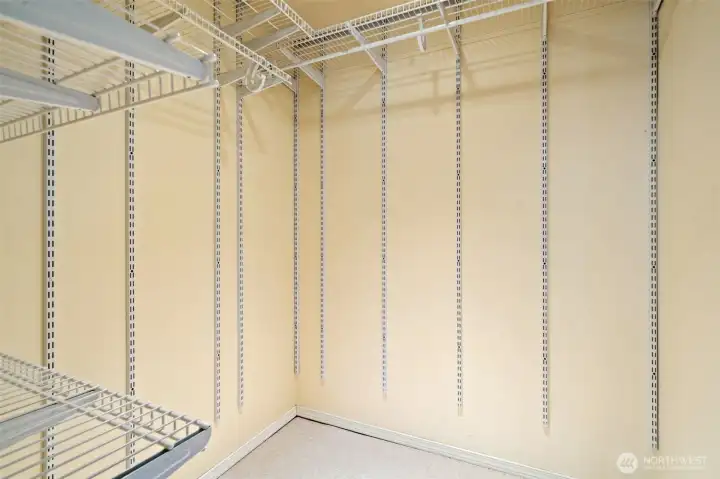 Walk-In Closet Walk-In Closet