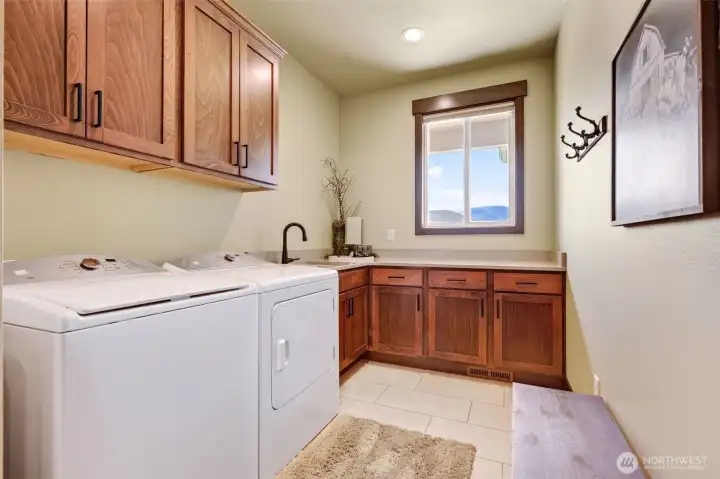 Utility room w/deep sink & storage Utility room w/deep sink & storage