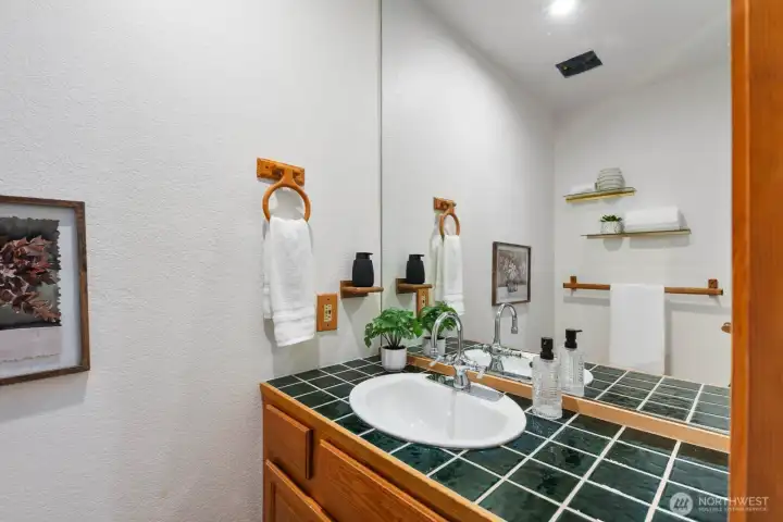 Bathroom w/sauna