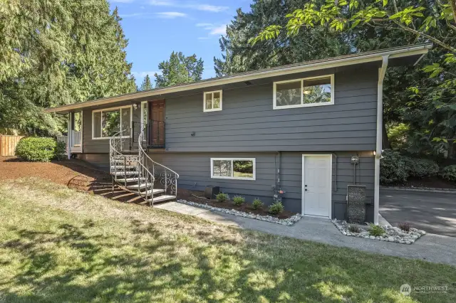 A beautifully remodeled home on an extra-large park-like lot within easy distance to shopping, dining, and the waterfront. Plus Acclaimed Mukilteo schools. Don't miss out. Hurry!!