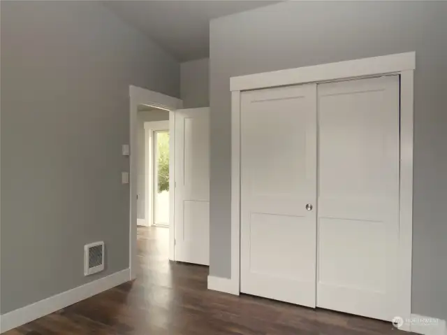GUEST ROOM CLOSET!