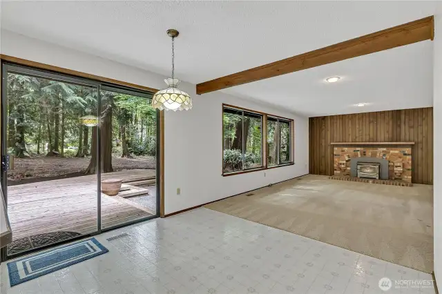 Kitchen eating area, open to the family room.