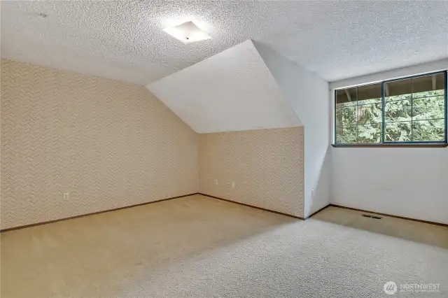 Upper Bedroom #4