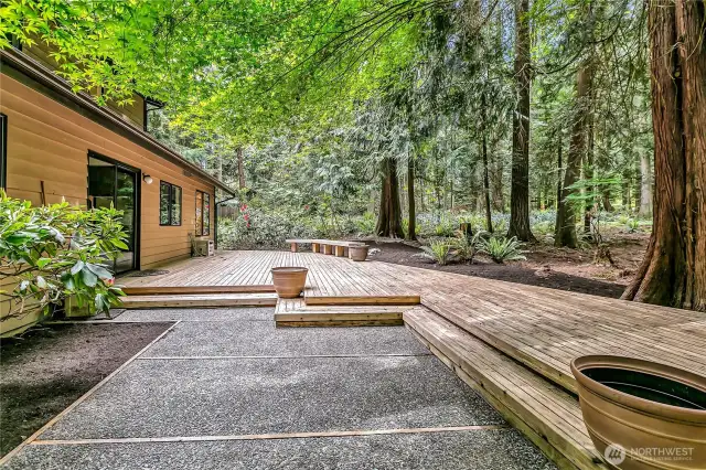 Large entertaining deck.