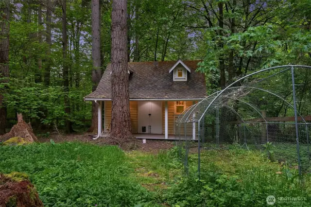 Matching outbuilding- used as a barn or could be upgraded to a studio/workshop