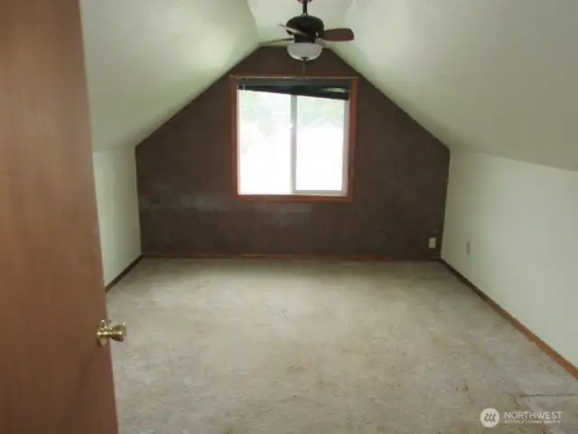 Upstairs Bedroom 2
