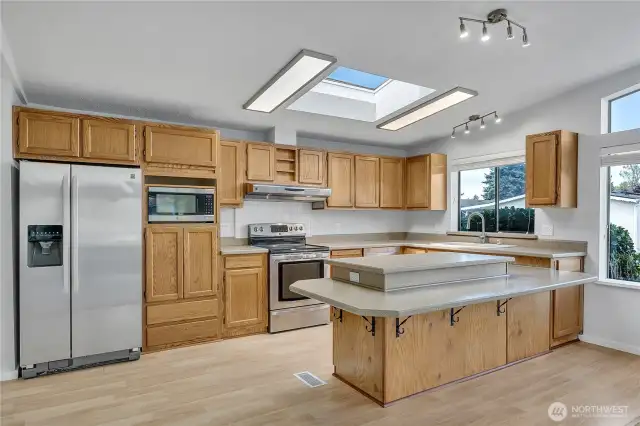 Newer stainless steel appiances.