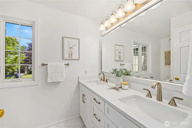 Upstairs hall bath