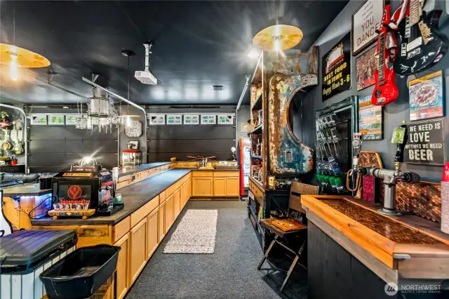 900 sqft shop