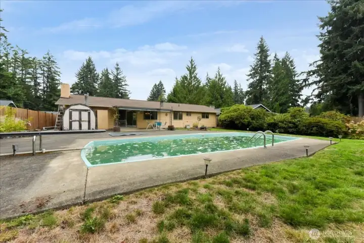 Fully fenced back yard.