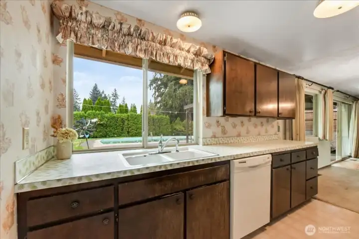 Let's go with vintage here... but everything works just beautifully.