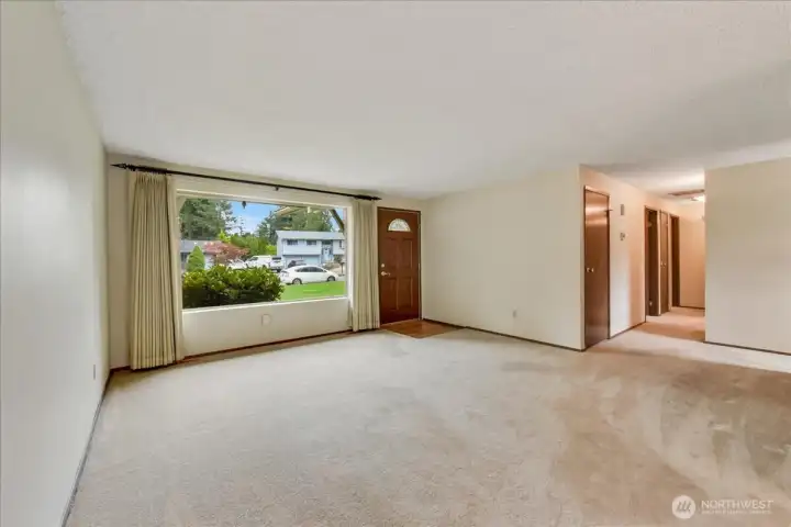 Great sized Living Room