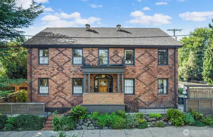 Stunning architectural building with high original build quality and attention to detail and lovingly restored.