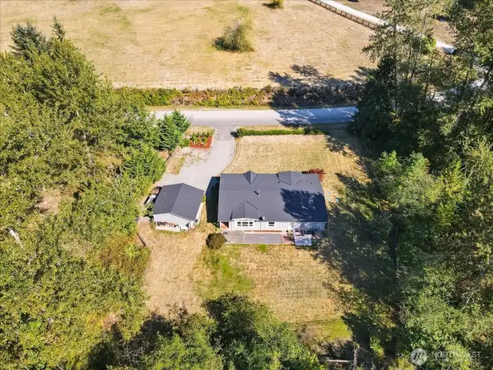Detached 2 car garage