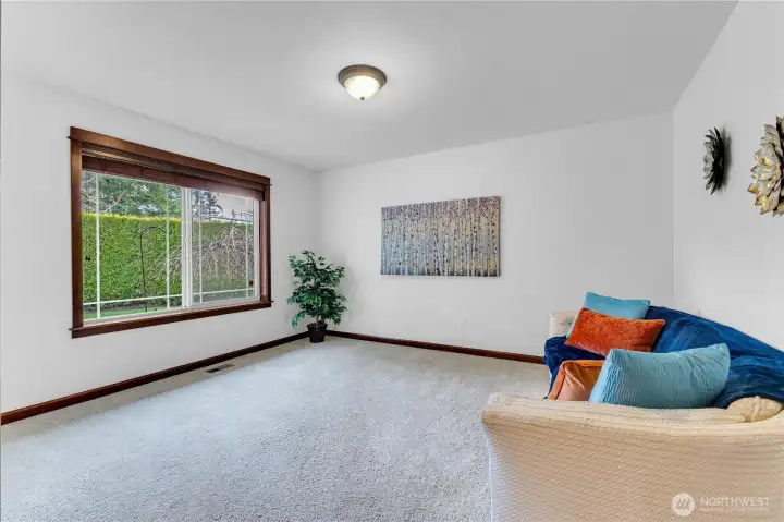 Large office/bonus space