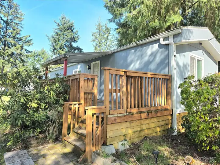 A peaceful entry that feels like home before you even step inside.