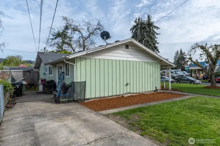 Driveway Parking to 130