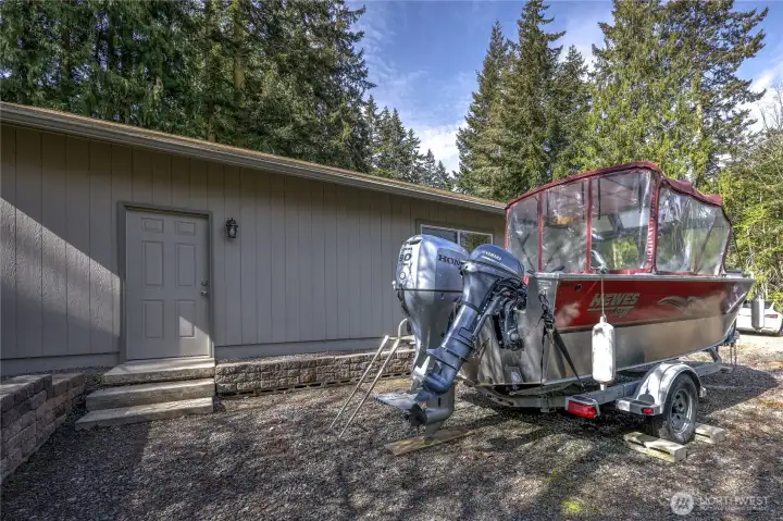 Shop access right next to space with room for boat, RV, or extra parking