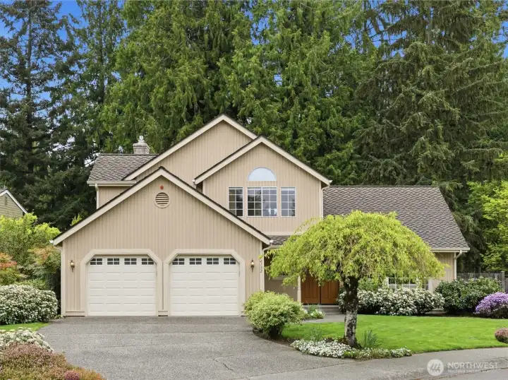 The fabulous nearly 10,000sf lot presents more like a park. You will absolutely love this home's quiet setting.