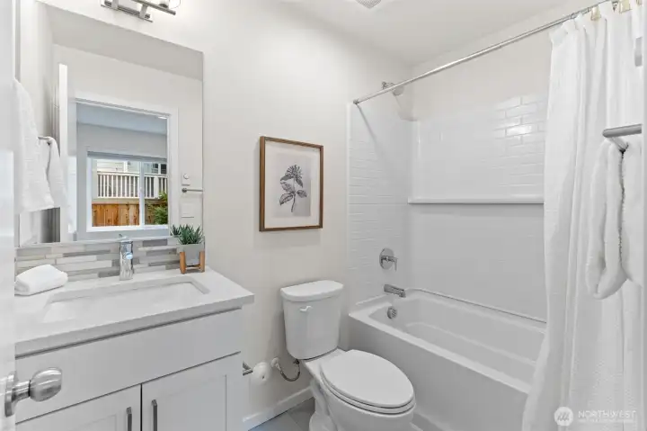 Lower Level Full Ensuite Bath