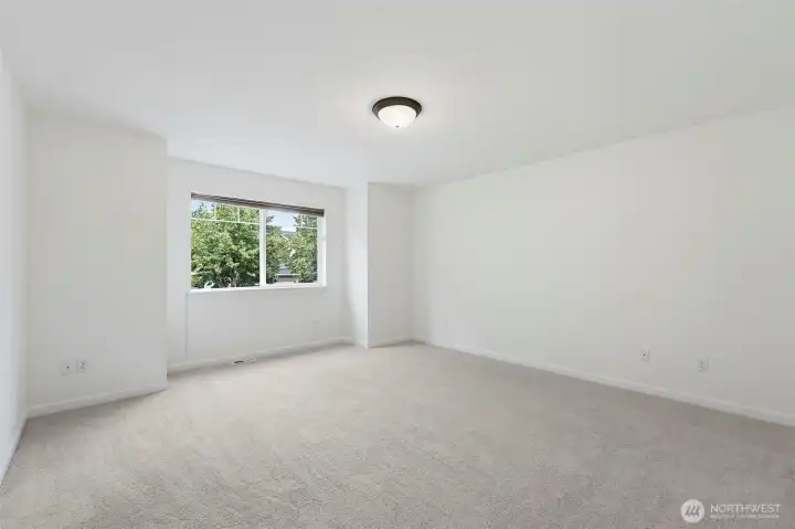 Spacious primary