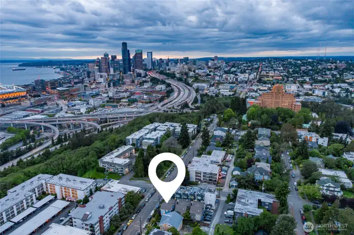 Easy access to downtown, I5, I90