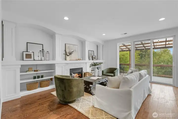 Added sliding door for ease of indoor/outdoor living.