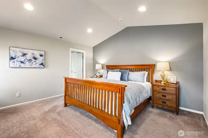 Ample space for a king-size bedroom set and sitting area.