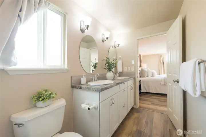 Another view of the primary bath.