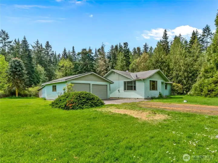 16 City lots- so much potential!