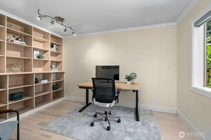 Office with Builtins Office with Builtins