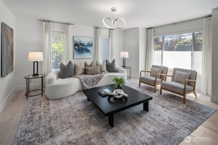 Lovely light and Bright Living room With electric Blinds Lovely light and Bright Living room With electric Blinds