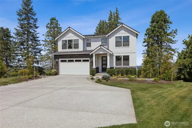 Actual home shown. Photos are for representational purposes only.  Colors and options may vary.