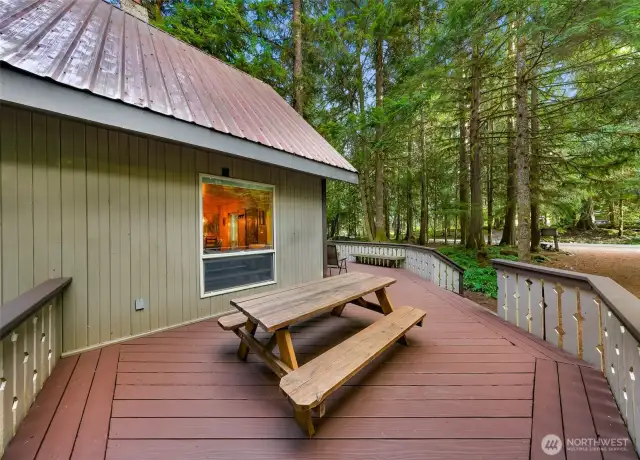 Picnic table for those beautiful Pacific Northwest evening dinners outside