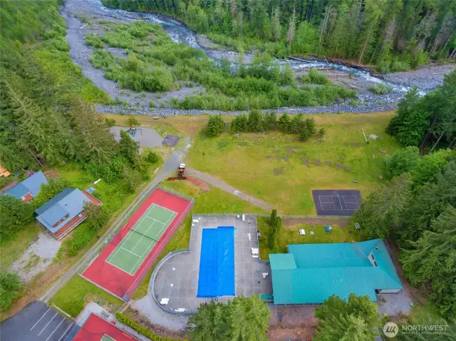 Mt Baker Rim Amenities including pickleball courts