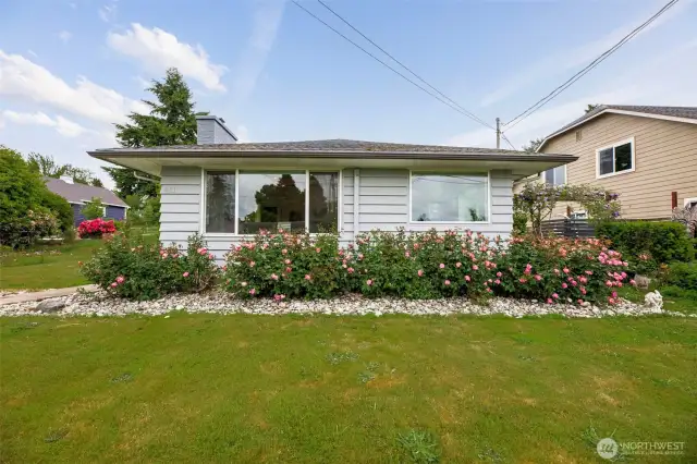 Make this your next home! You must come see it in person!