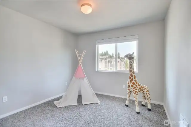 Additional spacious bedroom