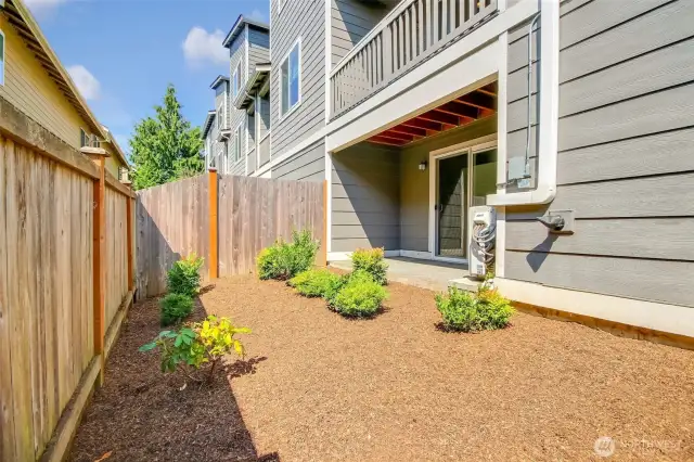 Perfect sized yard thats fully fenced.