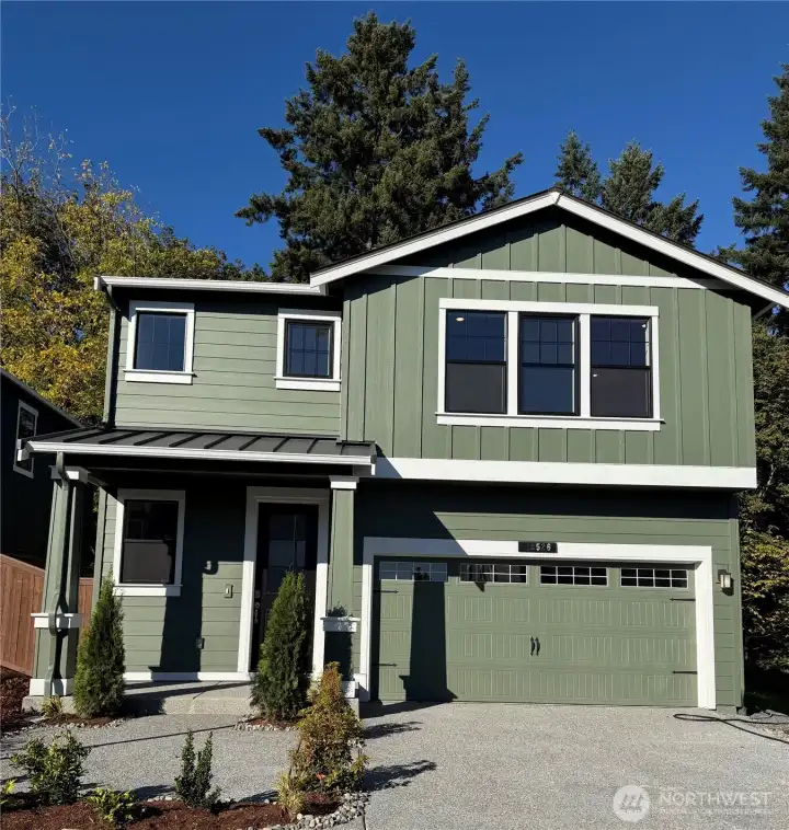 This home is situated in a quiet location, centrally located close to major work hubs, shopping & dining.   Main floor bedroom with 3/4 bath & private back yard!