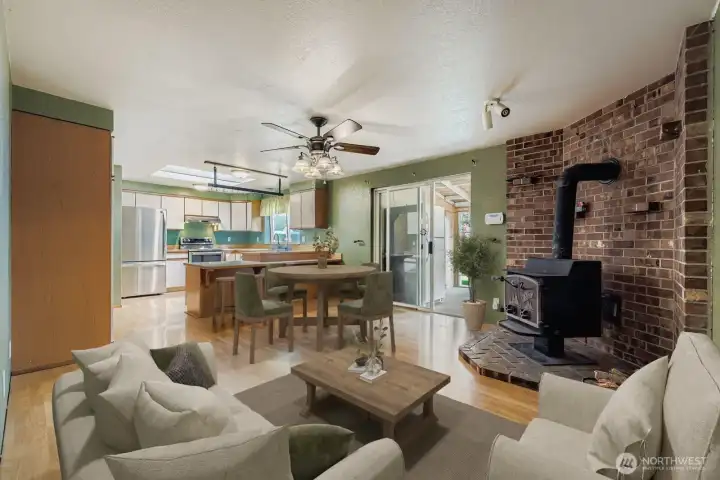 DINING AREA CAN EASILY SEAT SIX OR MORE, FOR CASUAL GATHERINGS AND GOOD MEALS.