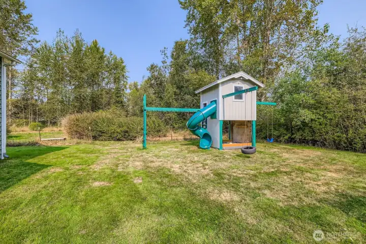 DELIGHTFUL BACK YARD PLAY SET.
