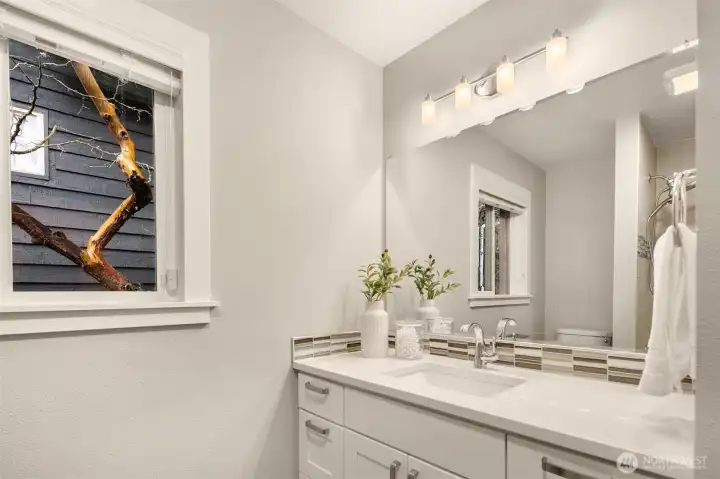 Upstairs Hall Full Bath